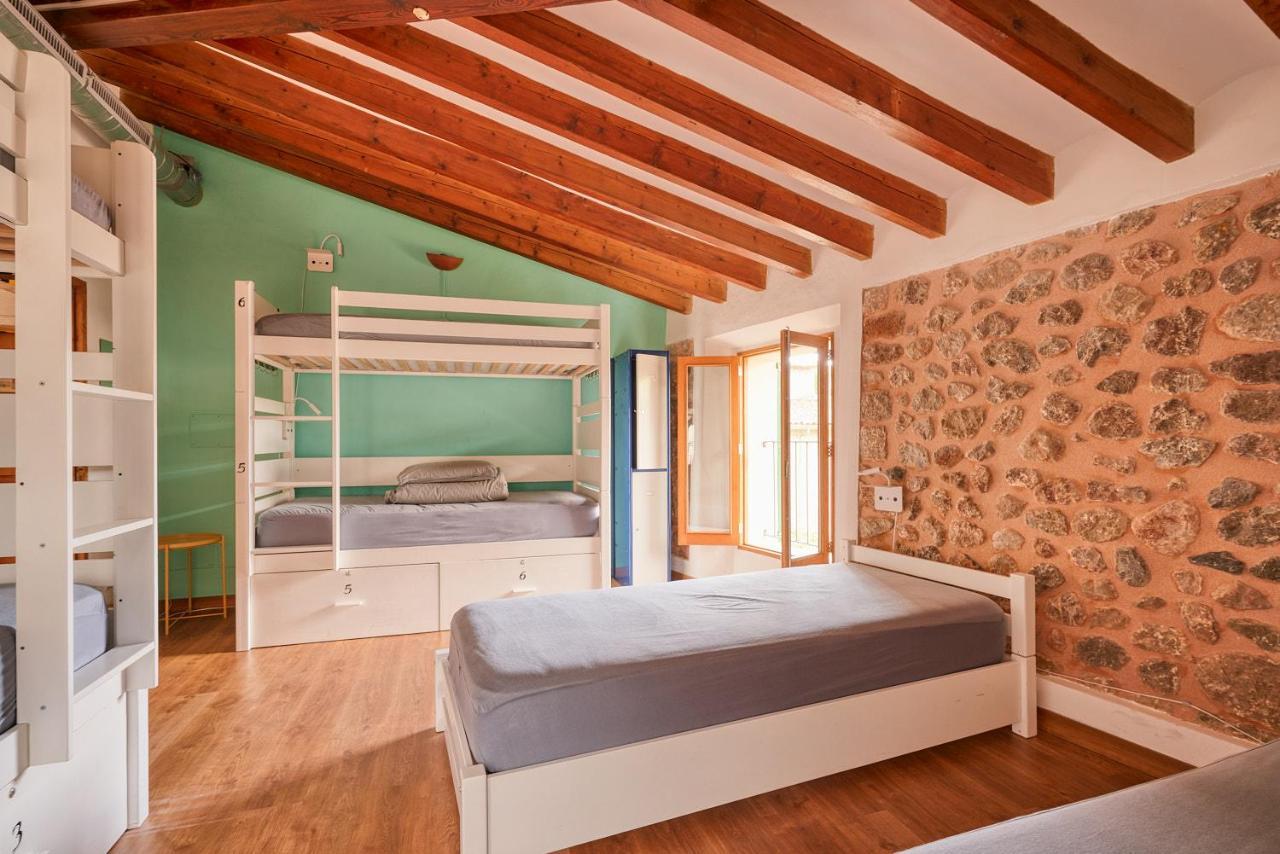 - Juvenil Hostal Sóller